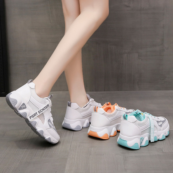 Võrkkangast ja kareda tallaga tossude uus mudel