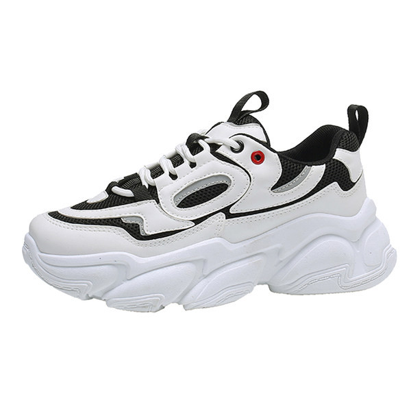 Moodsad kõrge kareda tallaga naiste ökonahast tossud