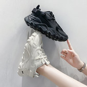 Naiste lipsude ja takjapaelaga tossud