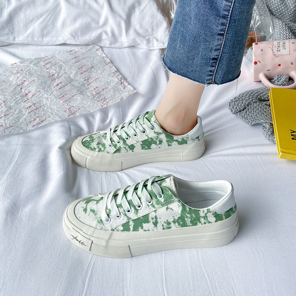 Naiste vabaaja tossud värvilise prindi ja paeltega