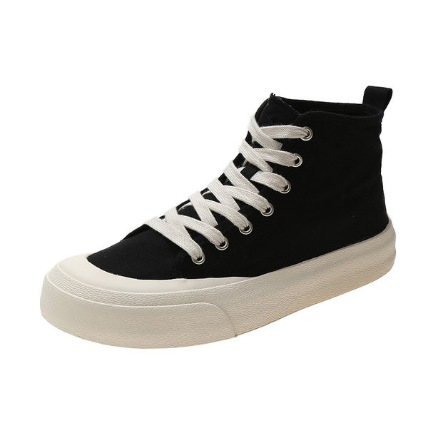 Värvilise trüki ja paeltega vabaaja tossud