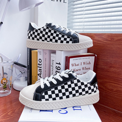 Lameda tallaga naiste ruuduliste tossude uus mudel