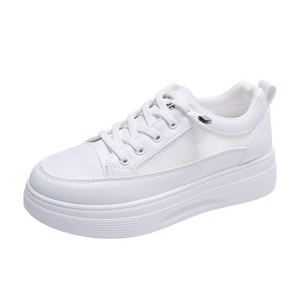 Női hálós tornacipő fém elemmel és megkötővel