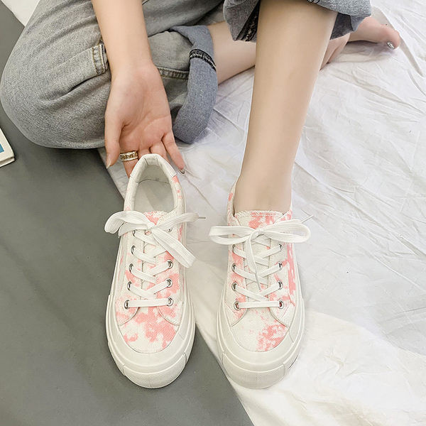 Naiste lõuendist värvitrükiga tossud