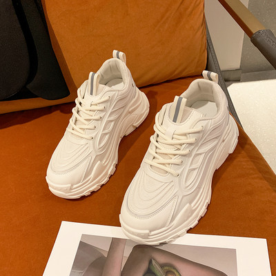 Kareda tallaga naiste tossude uus mudel - kahes värvitoonis