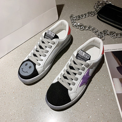 Kevad-sügisesed naiste tossud paelte ja embleemiga - hall ja must