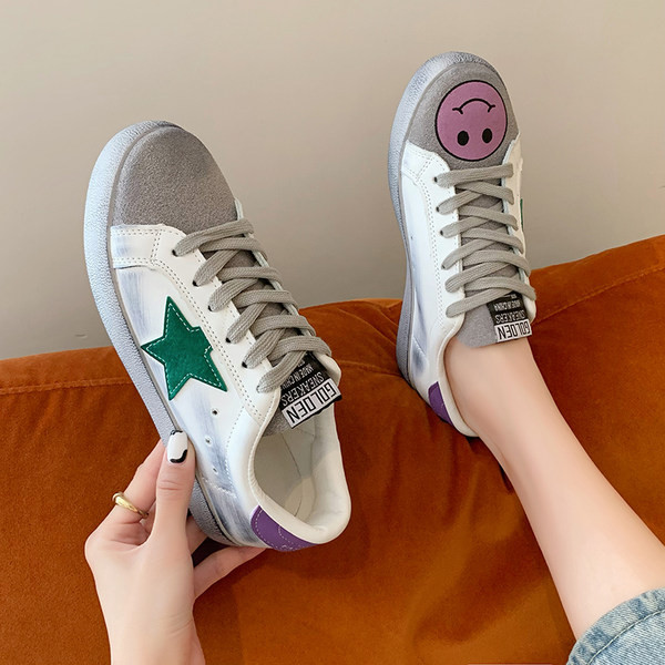 Kevad-sügisesed naiste tossud paelte ja embleemiga - hall ja must