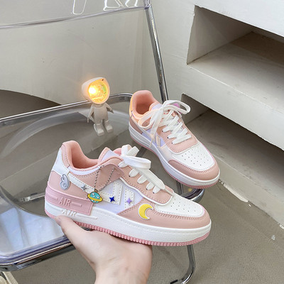 Eko-nahast vabaaja ripatsidega naiste tossud