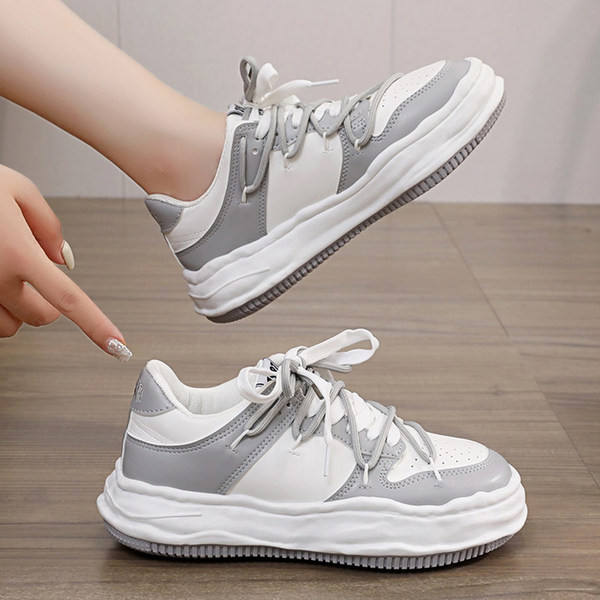 Perforeeritud ökonahaga vabaaja tossud