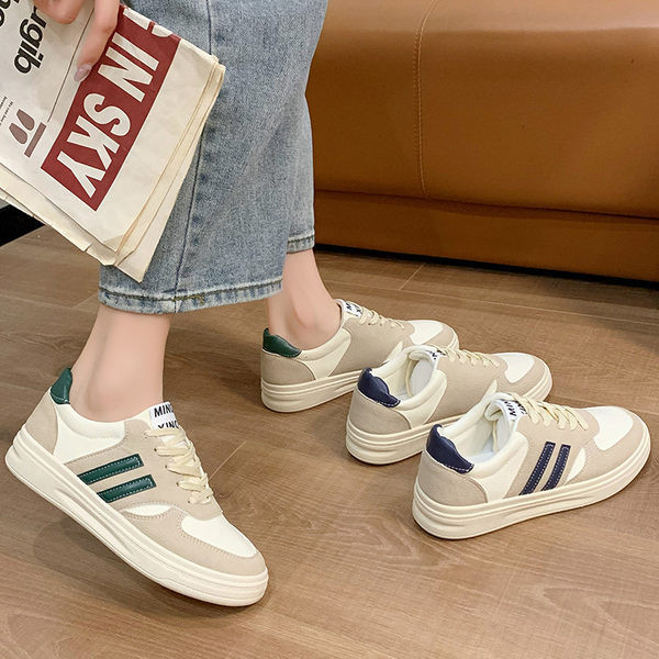 Ikdienas sieviešu kedas ar emblēmu