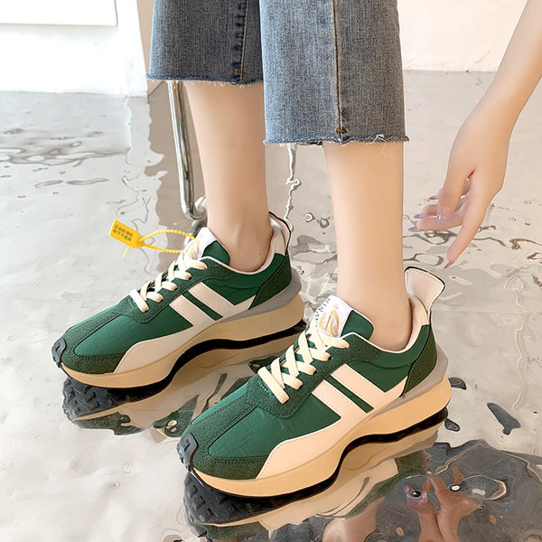 Uus mudel naiste paeltega tossud - retro stiilis