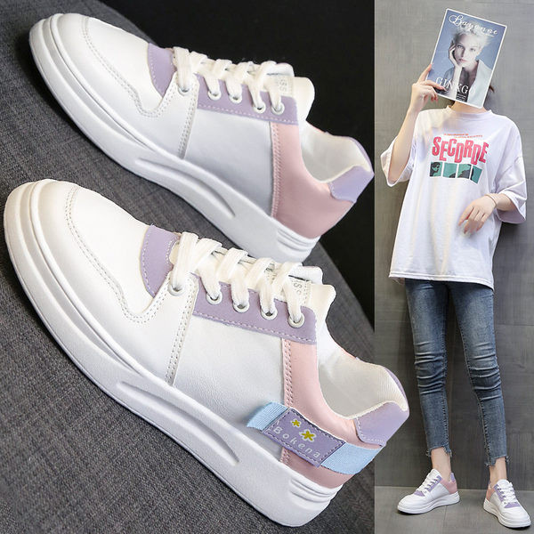 Sieviešu kedas no eko ādas ar plakanu zoli un emblēmu