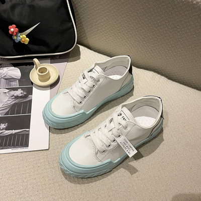 Lameda tallaga vabaajalised kunstnahast tossud naistele