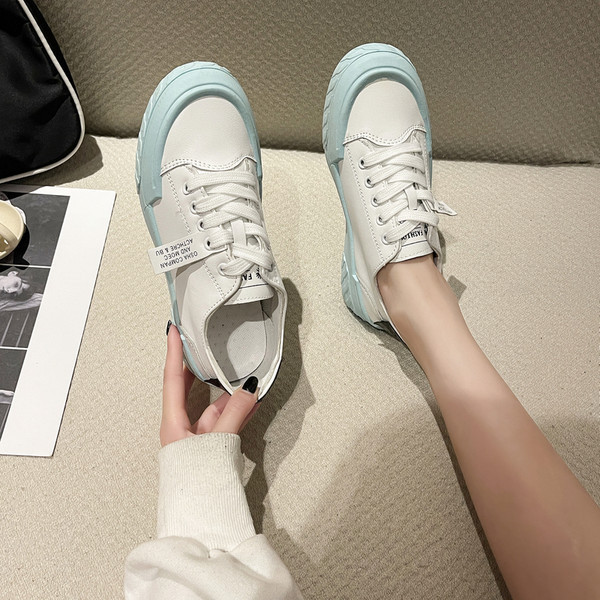 Lameda tallaga vabaajalised kunstnahast tossud naistele