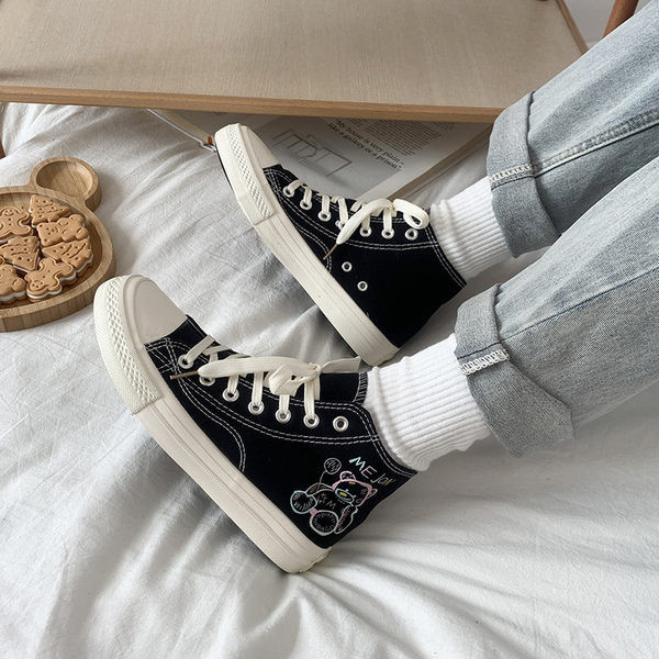 Naiste lõuendist tossud paeltega - kaks mudelit