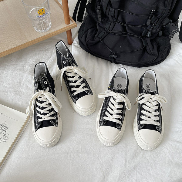 Naiste lõuendist tossud paeltega - kaks mudelit