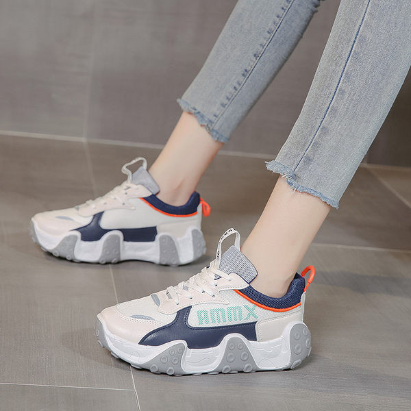 Lameda talla ja pealdisega sporditossud - naistele