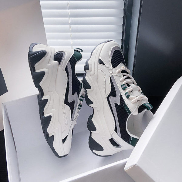 Γυναικεία αθλητικά παπούτσια με πλέγμα και σόλα 4 εκ