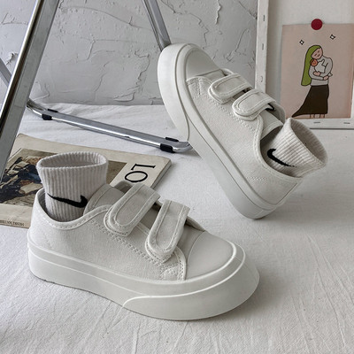 Naiste lõuendist tossud takjakinnitusega