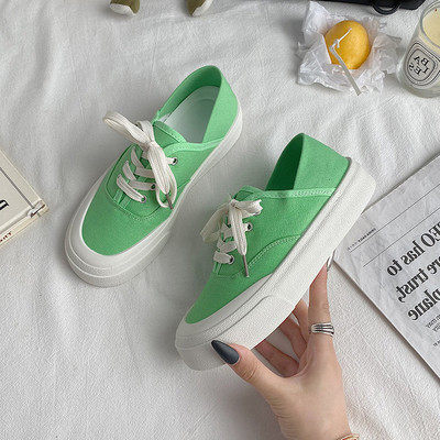 Lameda talla ja paeltega tekstiilist tossud