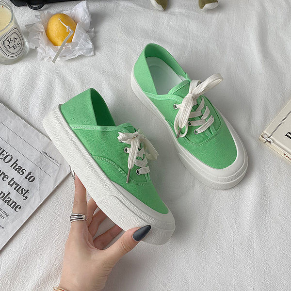 Lameda talla ja paeltega tekstiilist tossud