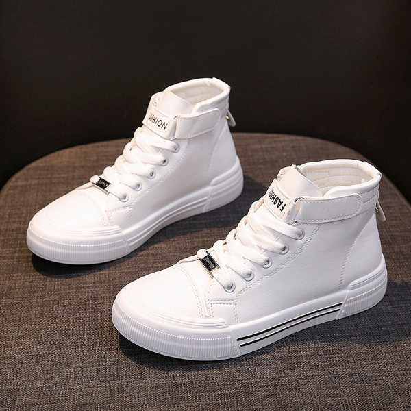 Sieviešu augstās kedas no eko ādas ar metāla elementu