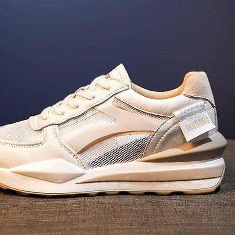 Naiste kõrge tallaga võrktossud