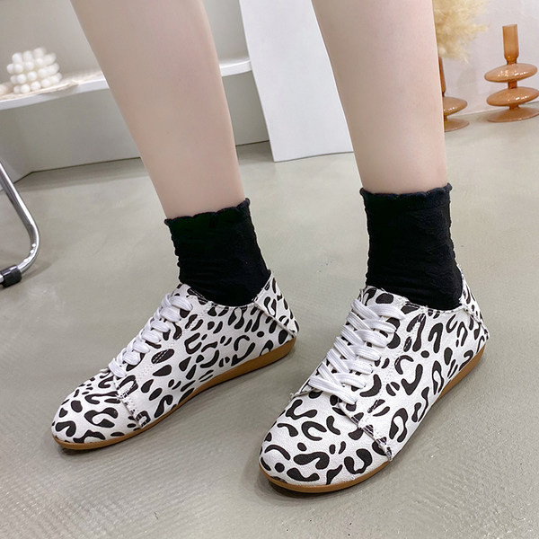 Loomamustriga vabaaja naiste lõuendist tossud