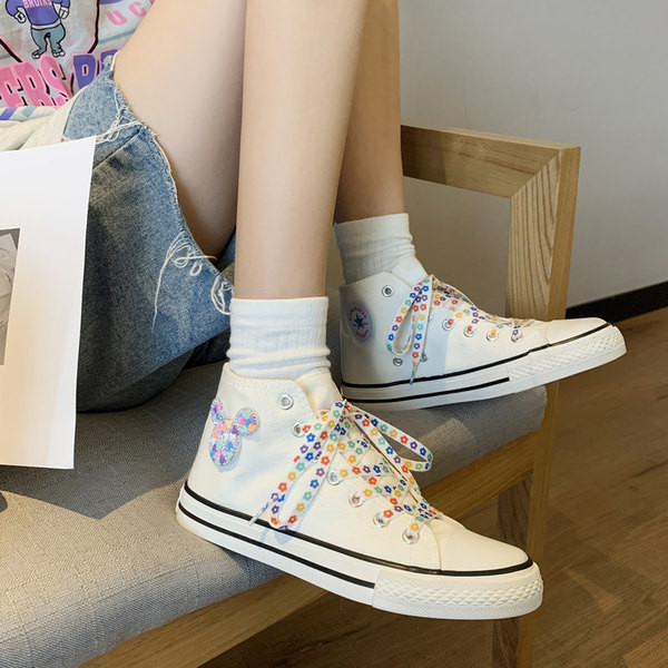 Moodsad naiste kõrged tekstiilist tossud värviliste lipsudega