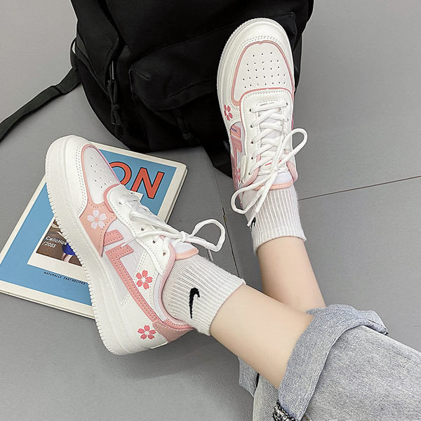 Eco-nahast naiste tossud aplikatsioonidega