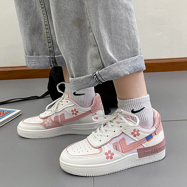 Eco-nahast naiste tossud aplikatsioonidega