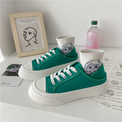 Ikdienas kedas no tekstila ar plakanu zoli un saitēm vairākās krāsās