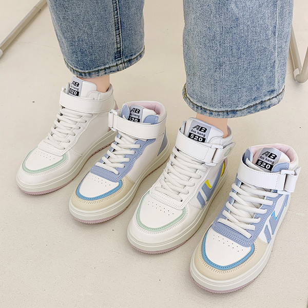 Sieviešu ādas kedas ar plakanu zoli divās krāsās