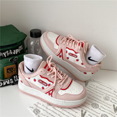 Moodsad paelte ja lameda tallaga tossud