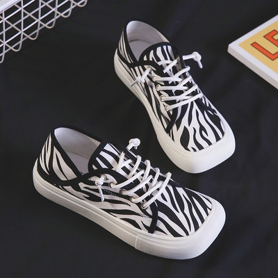 Sieviešu kvadrātveida tekstila kedas ar šņorēm