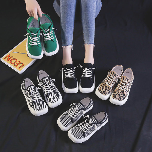 Sieviešu kvadrātveida tekstila kedas ar šņorēm