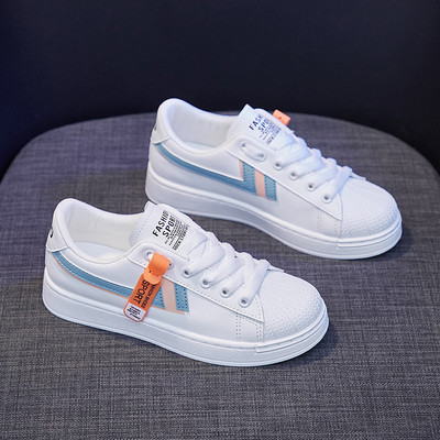 Γυναικεία casual αθλητικά παπούτσια από οικολογικό δέρμα με χρωματιστές κορδέλες