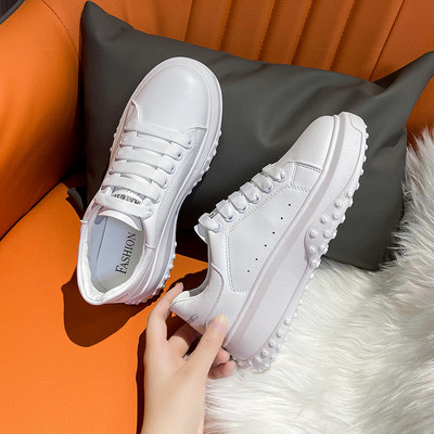 Jauns sieviešu mākslīgās ādas kedu modelis baltā krāsā