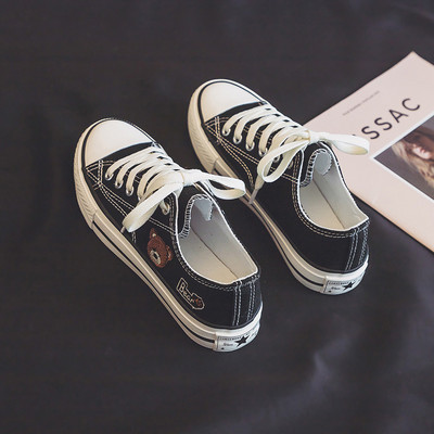 Sieviešu ikdienas kedas ar lācīša aplikāciju