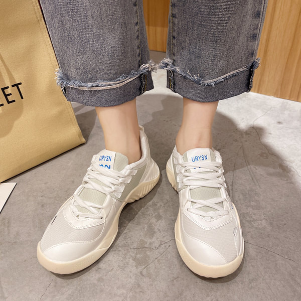 Naiste vabaaja paeltega hingavad tossud - kahes värvitoonis