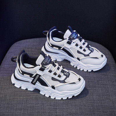 Kareda talla ja paeltega naiste tossud uus mudel