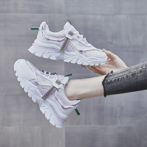 Kareda talla ja paeltega naiste tossud uus mudel