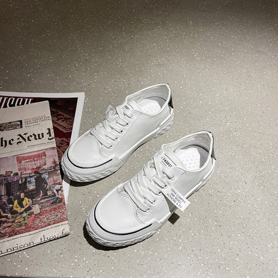 Uus mudel paelte ja lameda tallaga nahast naiste tossud