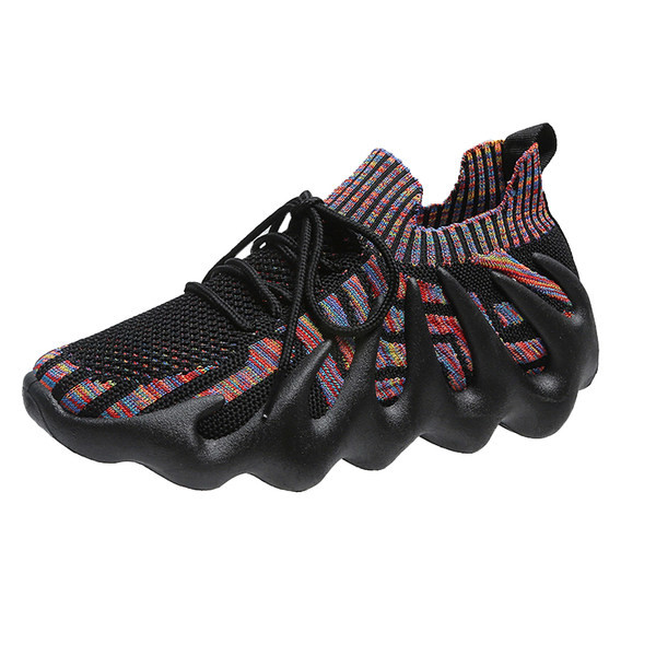 Moodsad kareda tallaga tekstiilist tossud