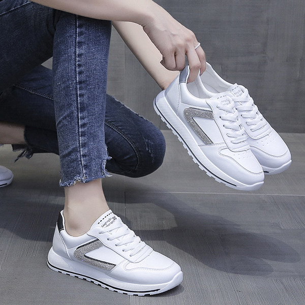 Sieviešu kedas no eko ādas ar akmens apdari