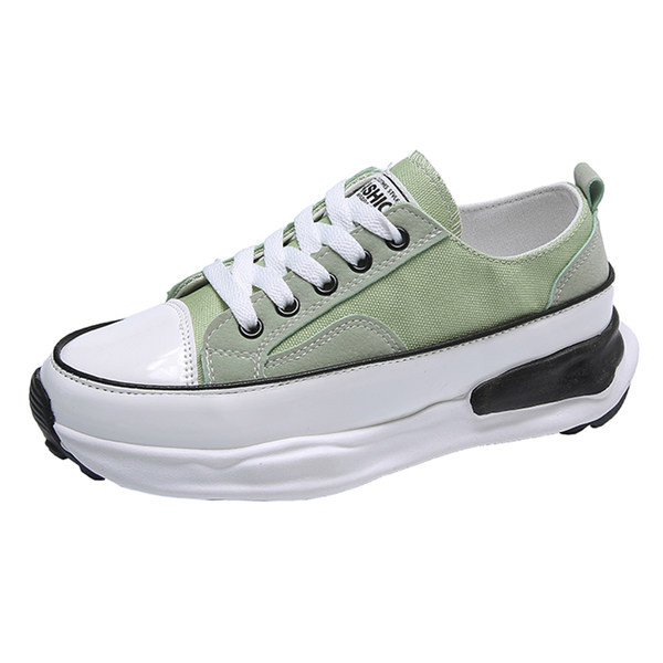 Naiste tekstiilist platvormiga tossud