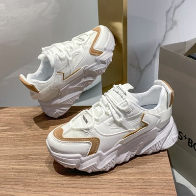 Uue mudeli krobelise tallaga tossud