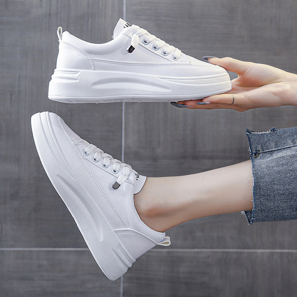 Paelte ja platvormiga tekstiilist tossud