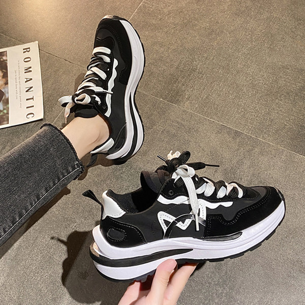 Kareda tallaga naiste tossud - ökoseemisnahast ja tekstiilist