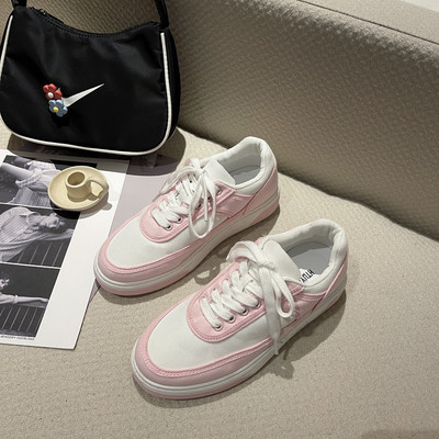 Mitmes värvitoonis lameda tallaga naiste spordi- ja vabaaja tossud